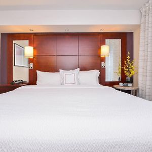 Executive King Room Sofa Bed